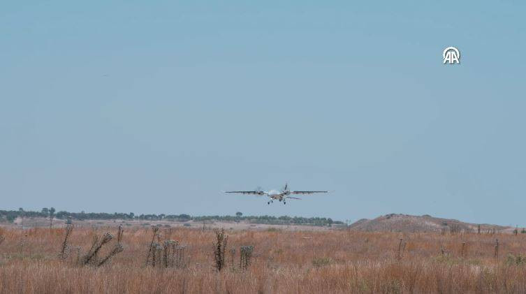 TSK'dan Kıbrıs Barış Harekatı'nın 50. yılına özel geçit töreni - Resim: 9